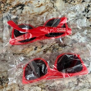 NWT makers mark sunglasses, red, set of 2